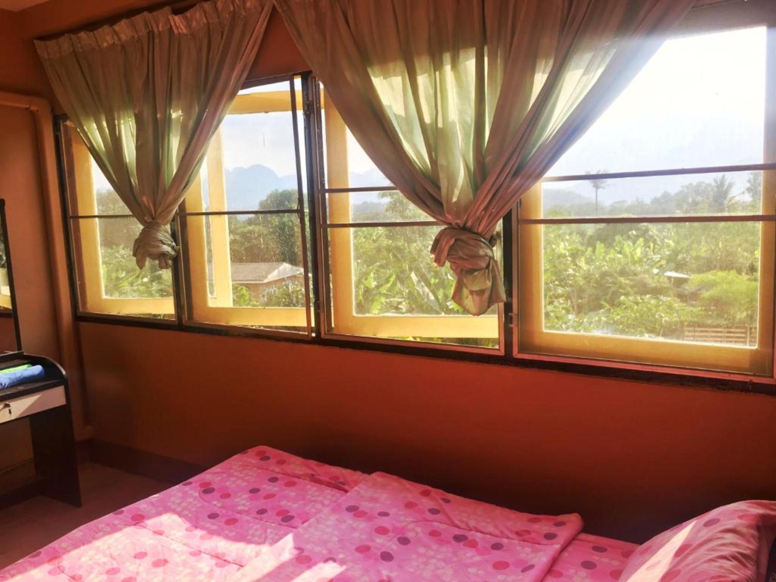 Chokchai Hotel Ban Huai Maenam Noi Extérieur photo